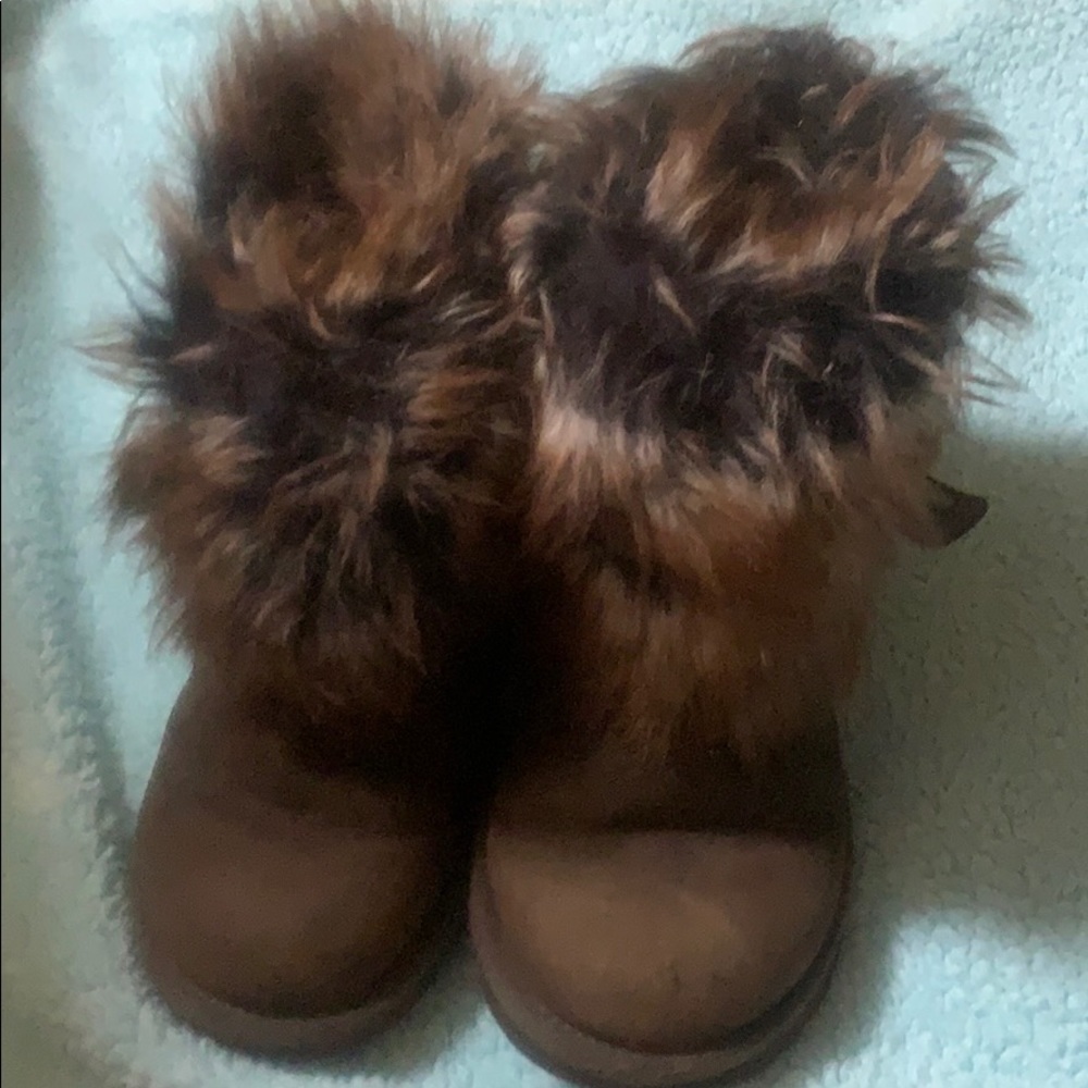 Ugg size 13  little girls brown furry boots